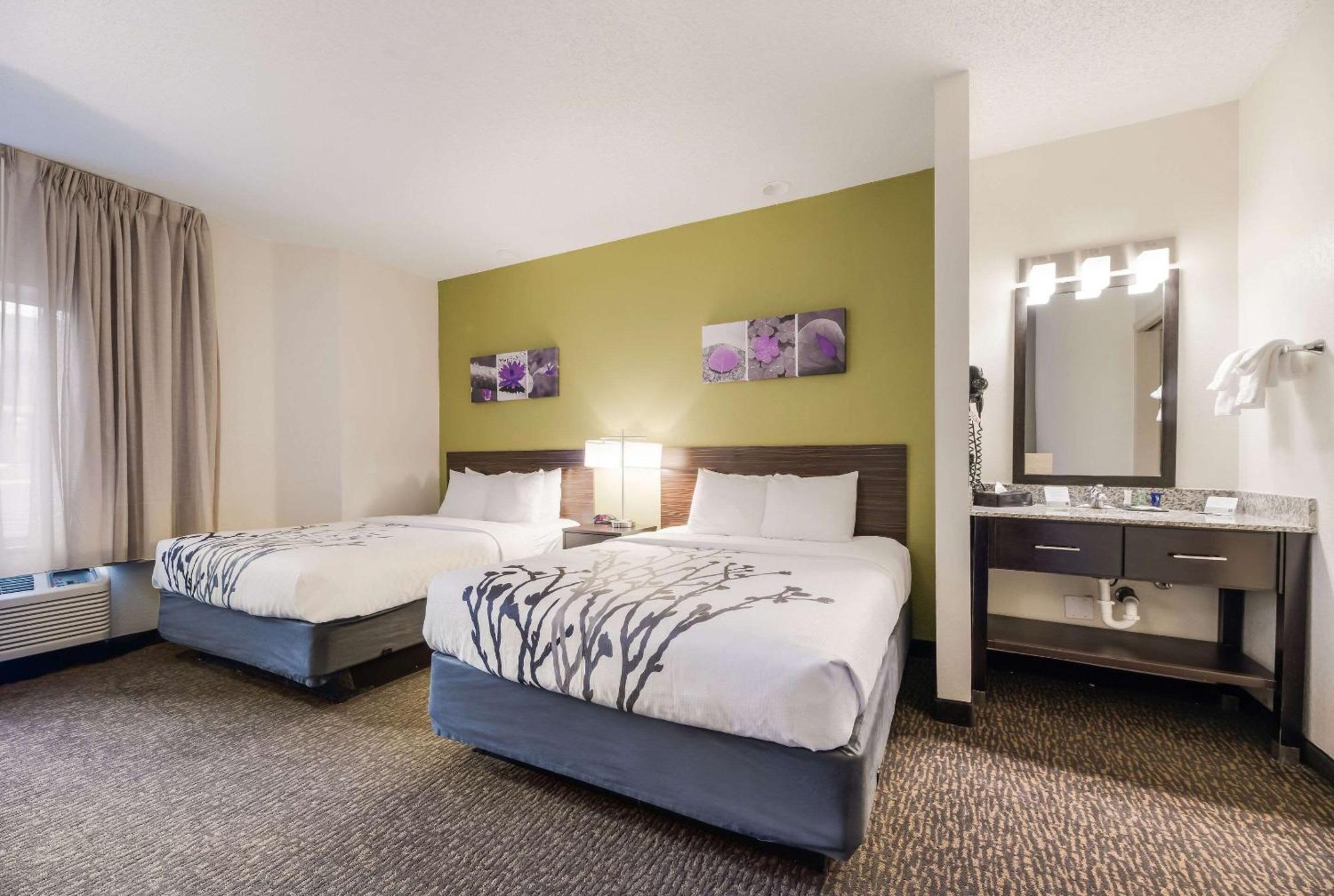 Queen Room Two Queen Beds