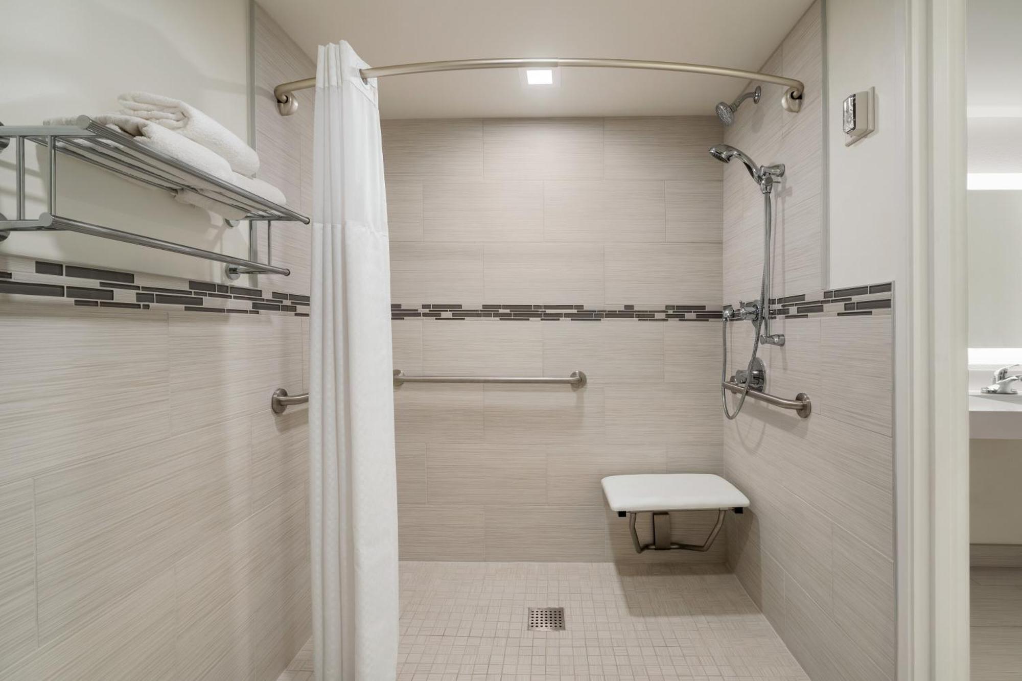 King Room with Roll-In Shower - Disability Access/Non Smoking,1434433282:JPEG