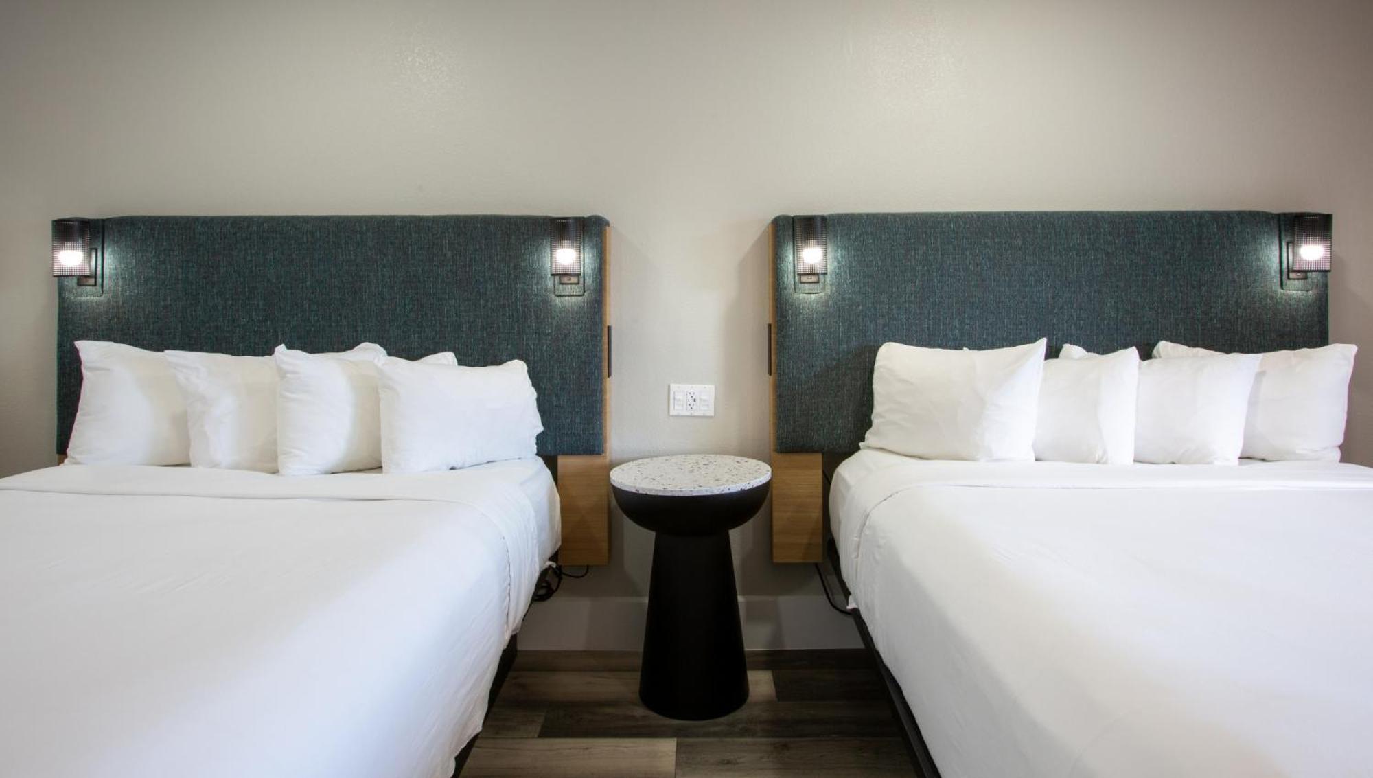 Queen Room Two Queen Beds Non-Smoking