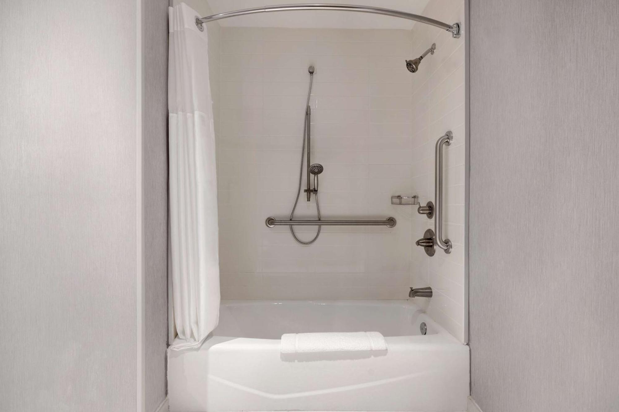 King Room Sofa Bed Accessible Tub
