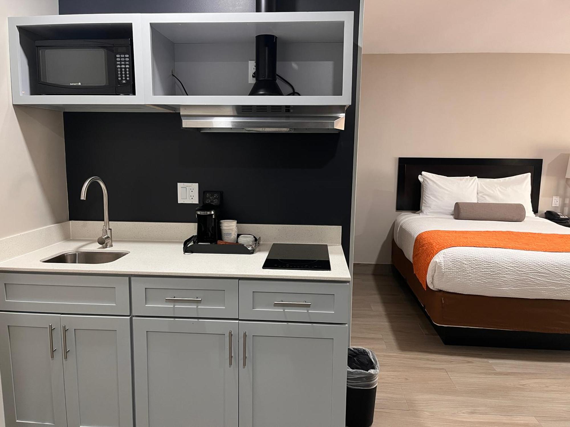 Queen Room Two Queen Beds Kitchenette Non-Smoking