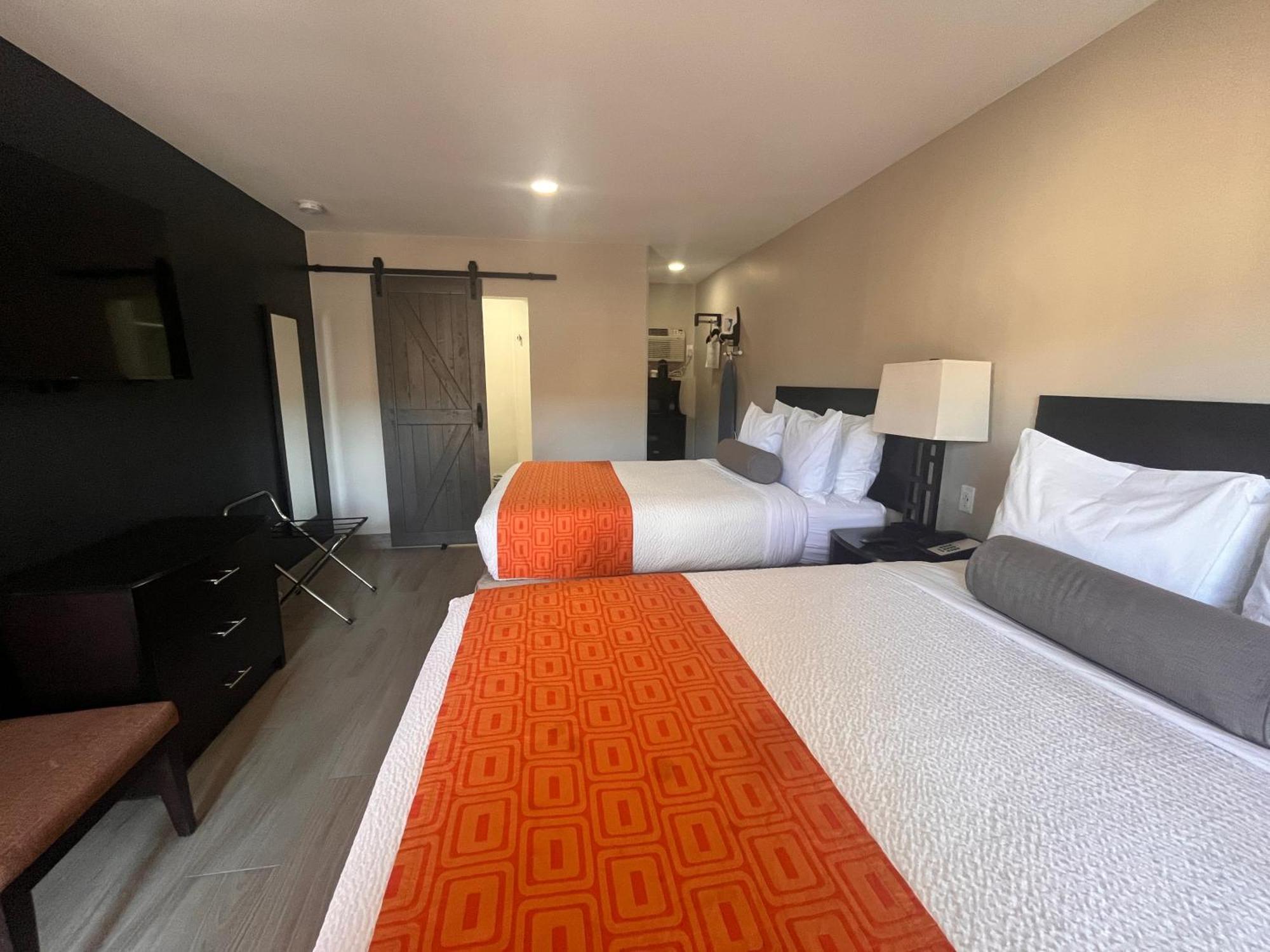Queen Room Two Queen Beds Kitchenette Non-Smoking