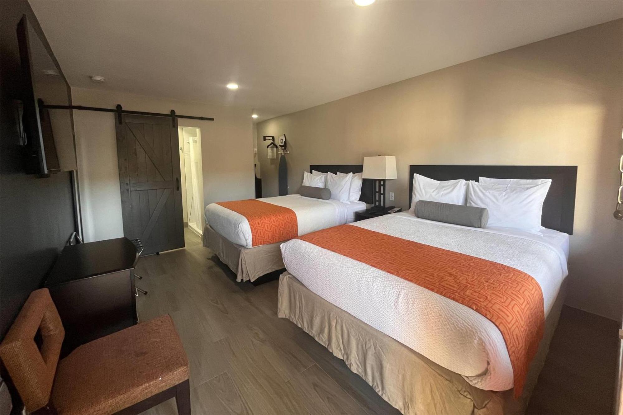 Queen Room Two Queen Beds Kitchenette Non-Smoking