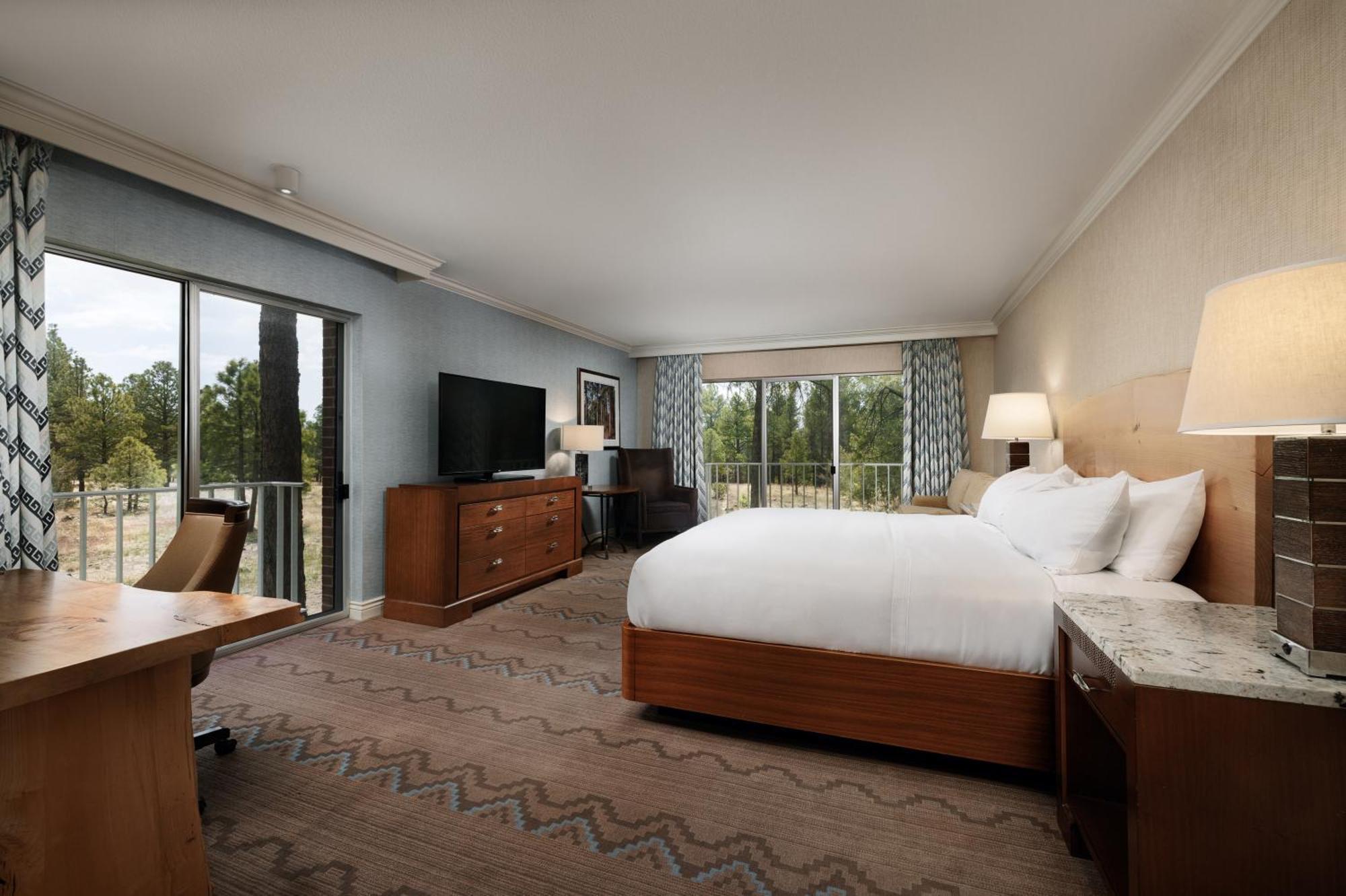 Grand 1 King Bed