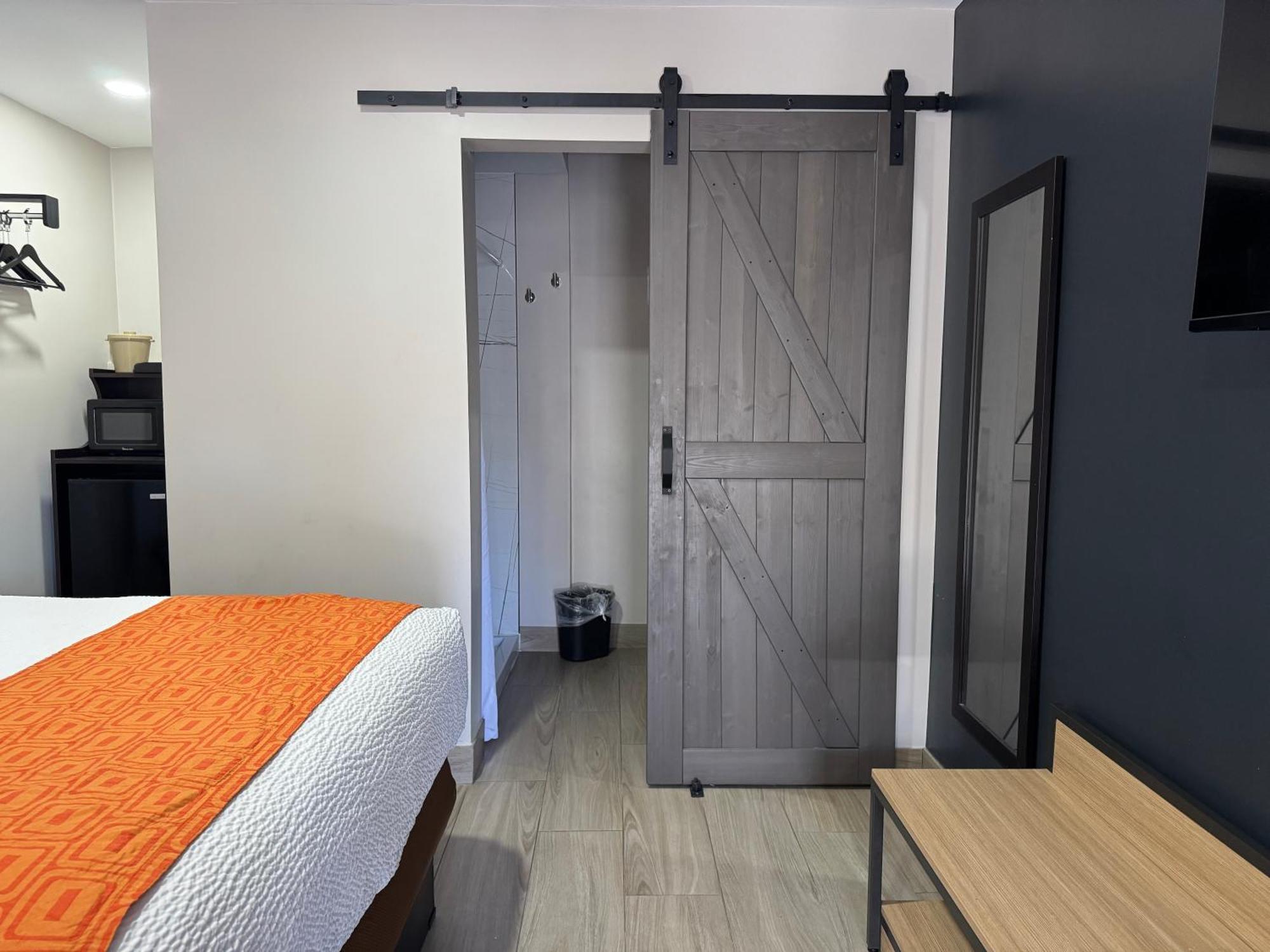 King Room Roll Shower Disability Access