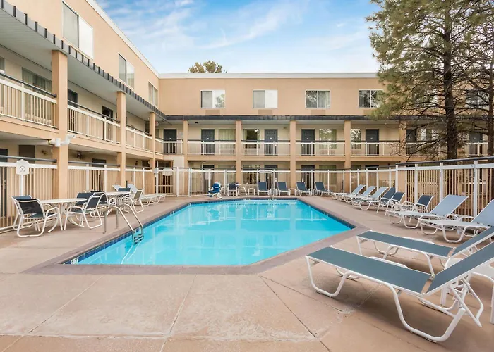 Baymont By Wyndham Flagstaff Hotel