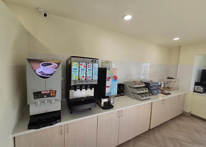 Days Inn & Suites By Wyndham Flagstaff Near University